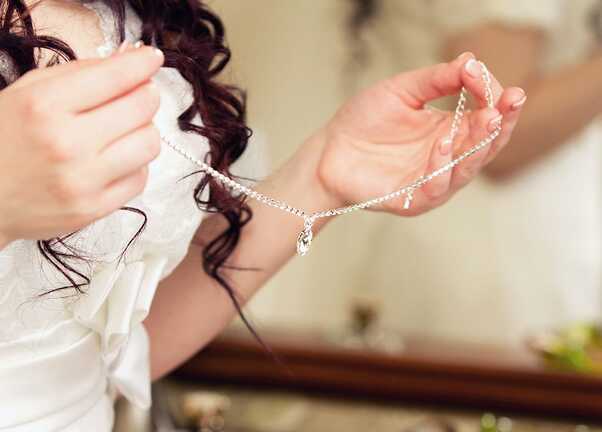 Nettoyage collier diamant